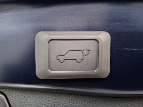 Used 2025 Toyota RAV4 XLE Premium image 29