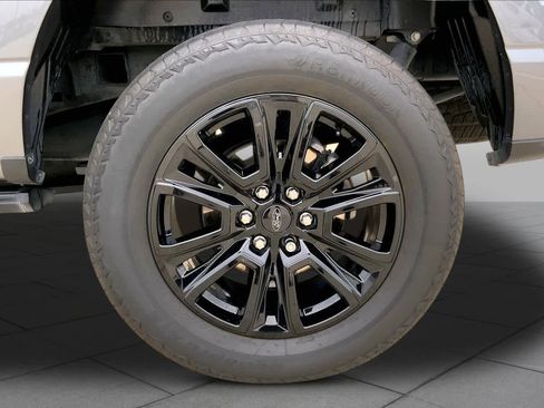 Used 2024 Ford F150 Platinum w/ FX4 Off-Road Package AWD/4WD image 11