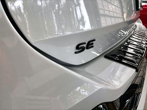 New 2026 Volkswagen Tiguan SE R-Line image 26