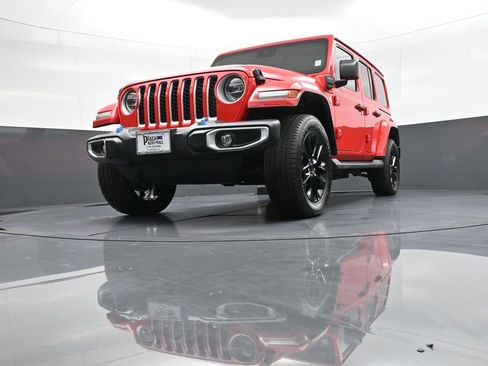 Used 2022 Jeep Wrangler Unlimited Sahara w/ Cold Weather Group AWD/4WD image 27