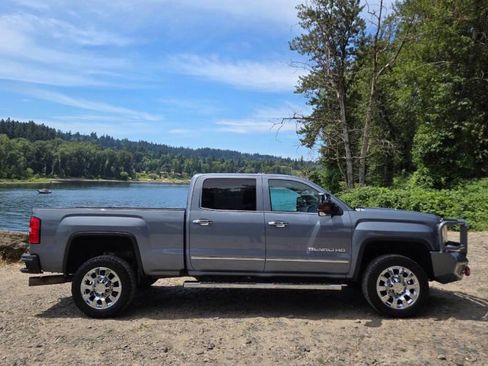 Used 2016 GMC Sierra 2500 Denali w/ Duramax Plus Package AWD/4WD image 4