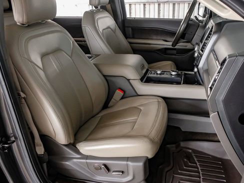 Used 2018 Ford Expedition Limited AWD/4WD image 31