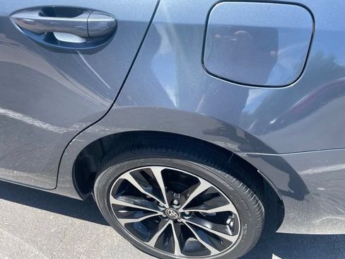 Used 2017 Toyota Corolla SE w/ SE Premium Package FWD image 8
