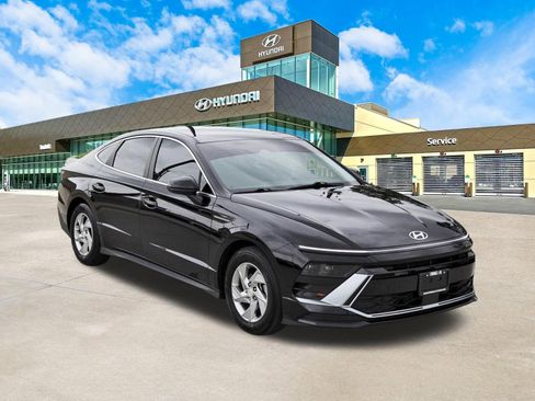 Used 2025 Hyundai Sonata SE FWD image 3