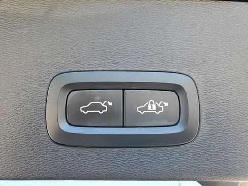 Certified 2023 Volvo C40 P8 Recharge Ultimate AWD/4WD image 33