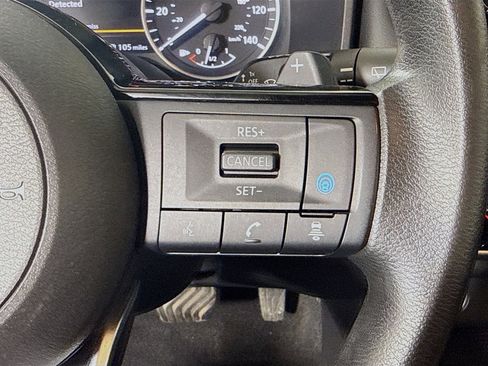Used 2022 Nissan Rogue SV FWD image 15