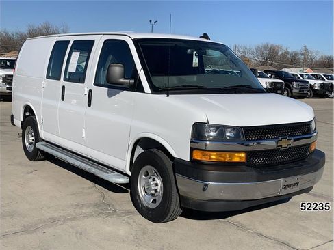 Used 2023 Chevrolet Express 2500 w/ Driver Convenience Package image 3