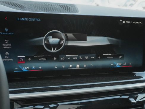 Certified 2026 BMW X7 M60i AWD/4WD image 25