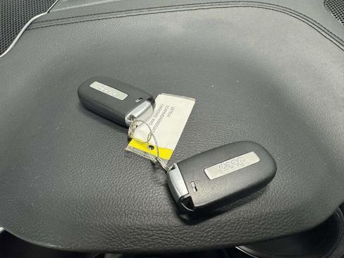 Used 2022 Jeep Cherokee Limited image 31