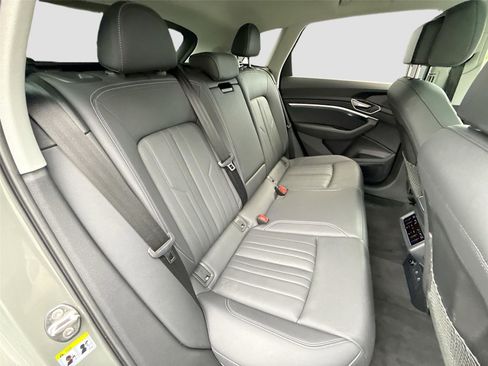 Certified 2024 Audi Q8 e-tron Premium Plus w/ Premium Plus Package AWD/4WD image 29