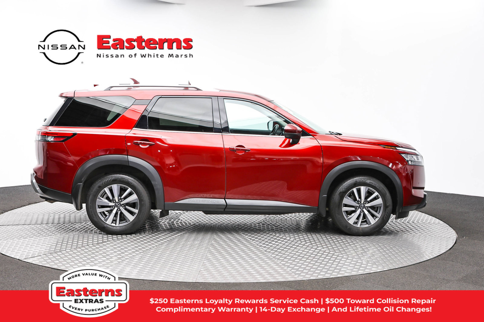 Used 2023 Nissan Pathfinder SL w/ Lighting Package (N92) AWD/4WD image 4