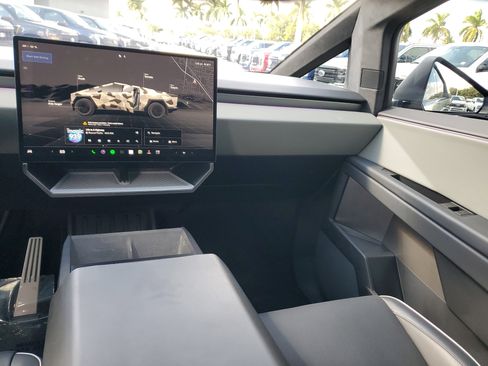 Used 2025 Tesla Cybertruck AWD Crew Cab image 17