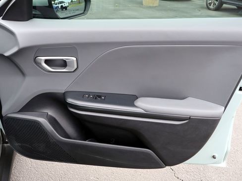 Used 2025 Kia K4 FWD image 16
