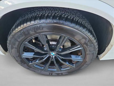 Used 2021 BMW X5 sDrive40i w/ M Sport Package image 12