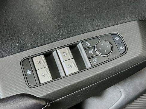 Used 2024 Mitsubishi Outlander SE image 15