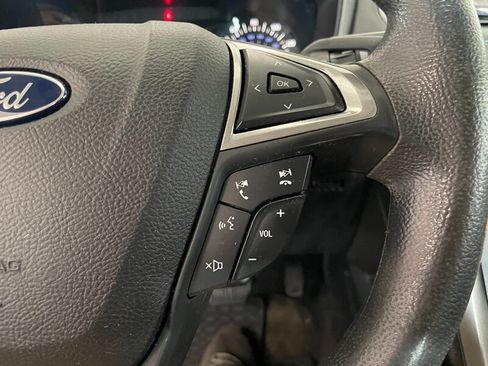 Used 2017 Ford Fusion SE FWD image 12