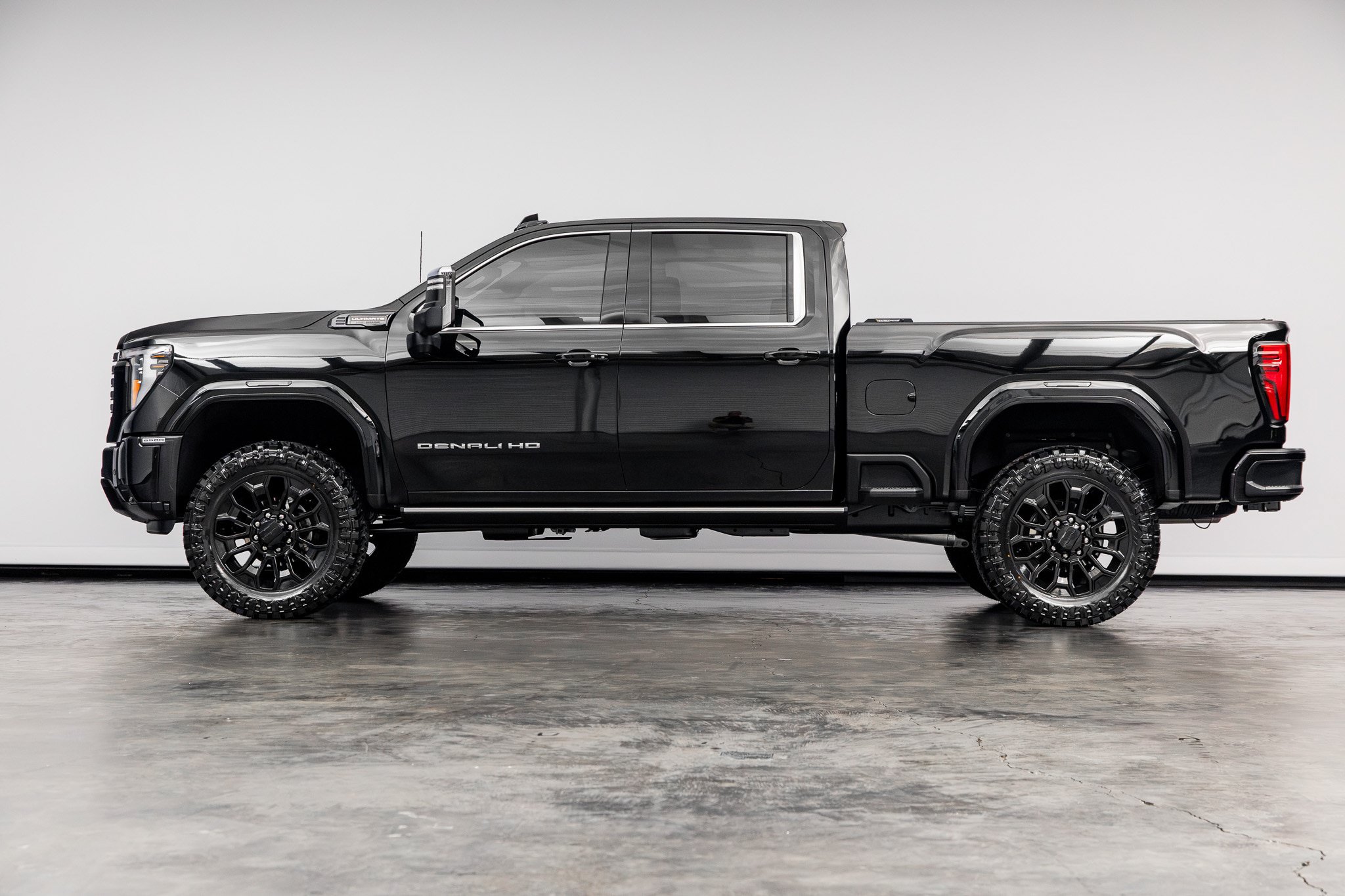 Used 2026 GMC Sierra 2500 Denali Ultimate w/ Max Trailering Package AWD/4WD image 9