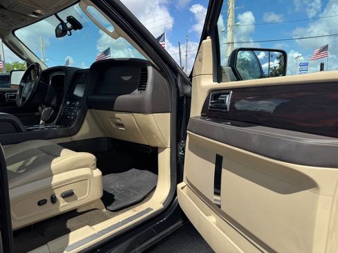 Used 2015 Lincoln Navigator 4WD w/ Equipment Group 101A Reserve image 14
