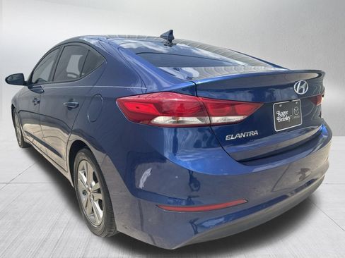 Used 2017 Hyundai Elantra SE FWD image 6