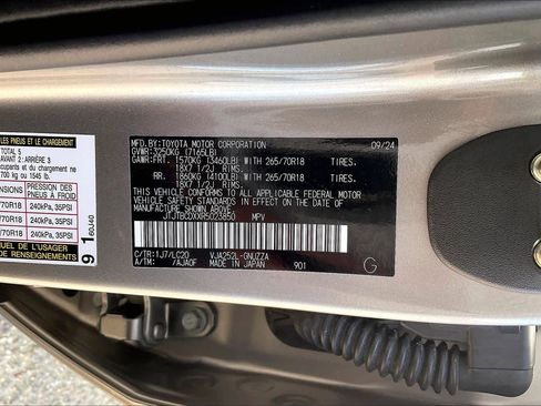 Used 2024 Lexus GX 550 image 31