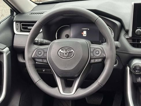 Used 2023 Toyota RAV4 XLE Premium image 19