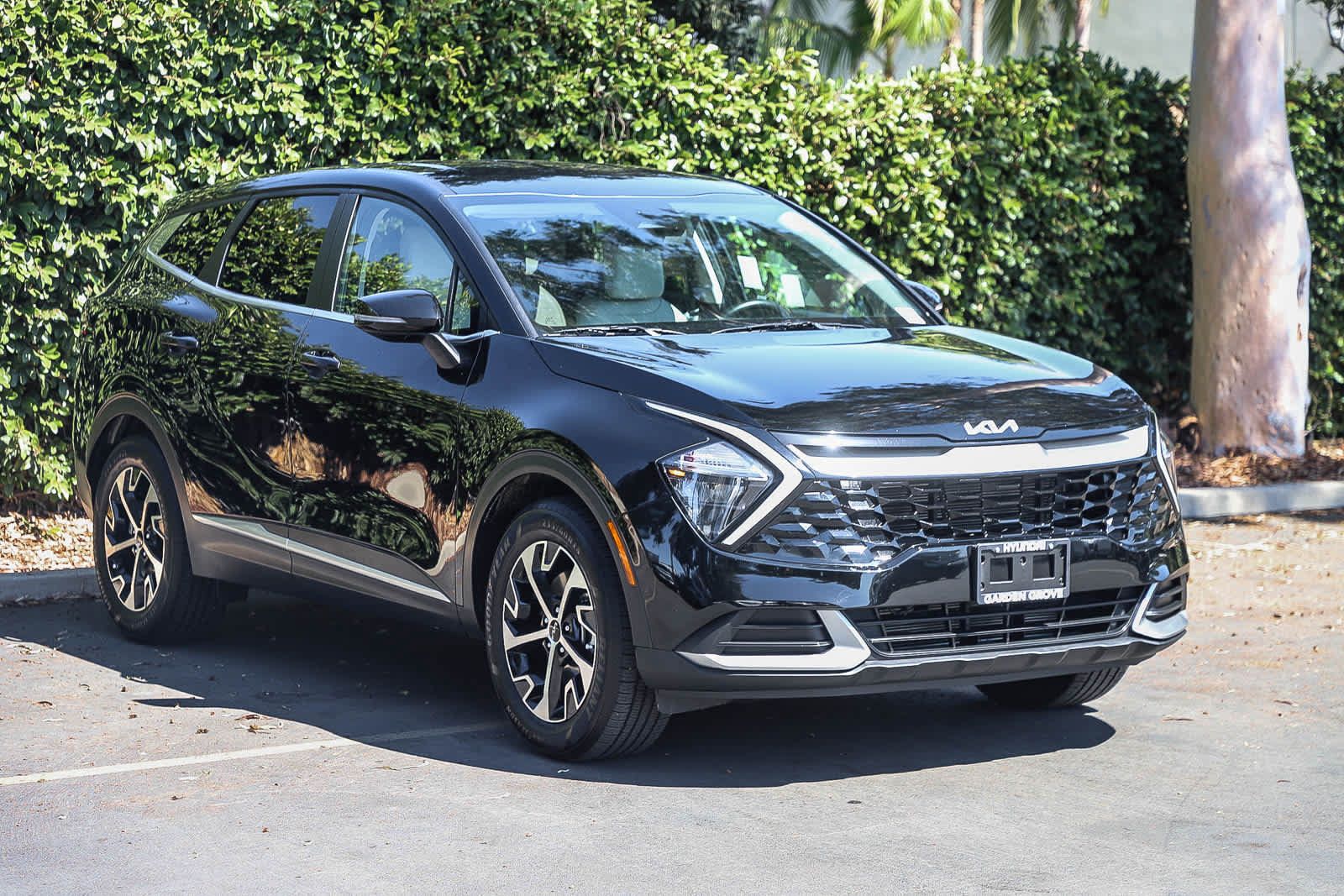 Used 2023 Kia Sportage EX FWD image 3