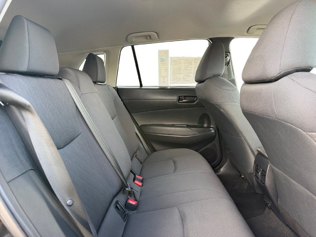 Used 2025 Toyota Corolla Cross LE FWD image 28