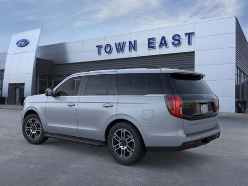 New 2025 Ford Expedition Active image 4
