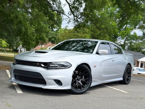 Used 2019 Dodge Charger Scat Pack w/ Plus Group RWD image 2