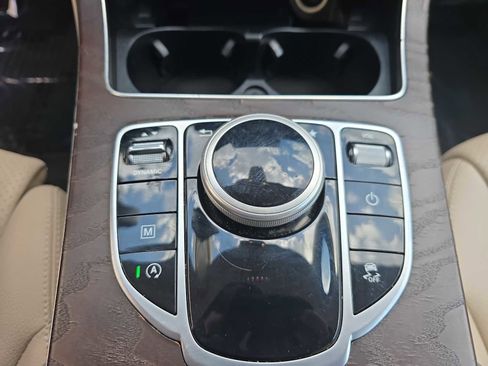 Used 2019 Mercedes-Benz GLC 300 image 17