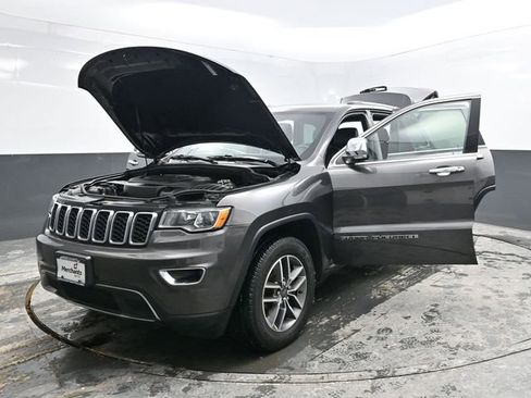 Used 2021 Jeep Grand Cherokee Limited image 39