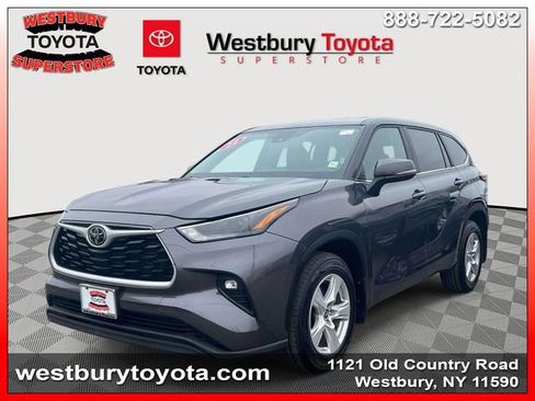 Certified 2024 Toyota Highlander LE AWD/4WD image 5