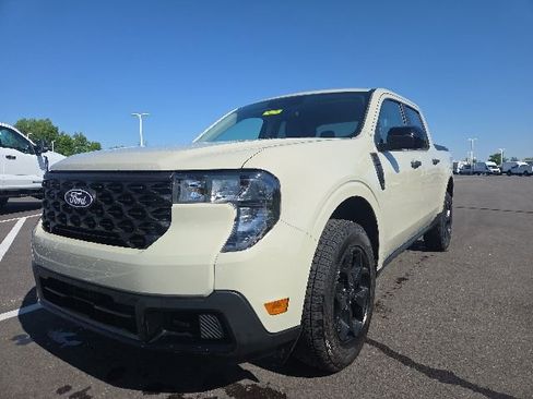 Used 2025 Ford Maverick XLT w/ XLT Luxury Package AWD/4WD image 2