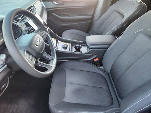 Certified 2025 Jeep Grand Cherokee Laredo w/ Trailer Tow Package image 13