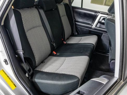 Used 2016 Toyota 4Runner SR5 AWD/4WD image 40