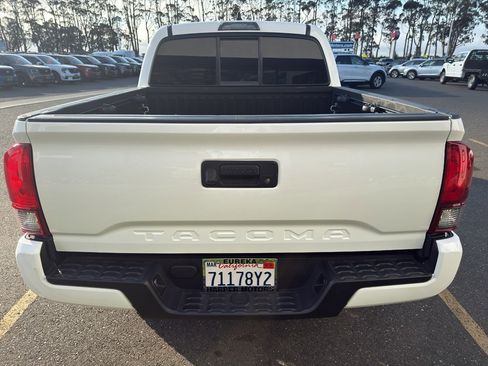 Used 2020 Toyota Tacoma SR image 4