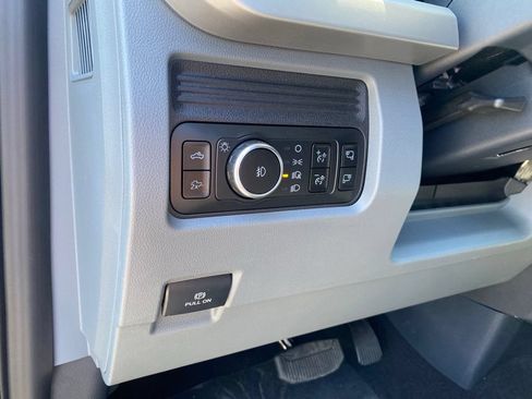 New 2026 Ford F250 XLT w/ XLT Premium Package AWD/4WD image 17
