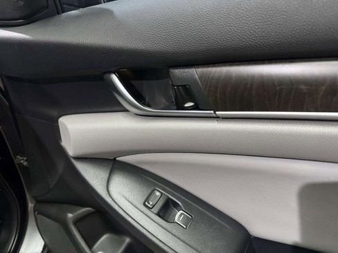 Used 2018 Honda Accord Touring image 40