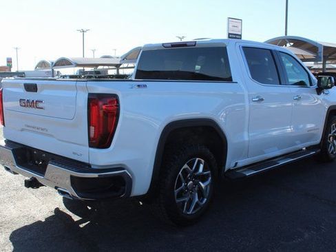 Used 2023 GMC Sierra 1500 SLT image 3