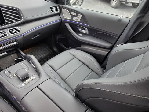 Used 2025 Mercedes-Benz GLS 450 4MATIC image 29