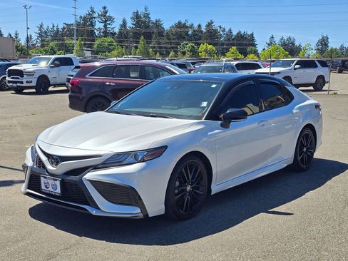 Used 2022 Toyota Camry XSE w/ Navigation Package AWD/4WD image 4