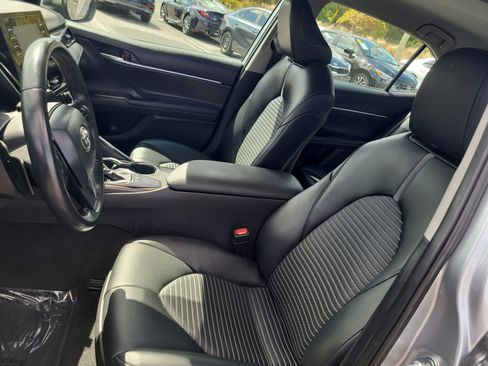 Used 2024 Toyota Camry SE image 18