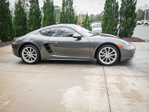 Used 2021 Porsche 718 Cayman image 11
