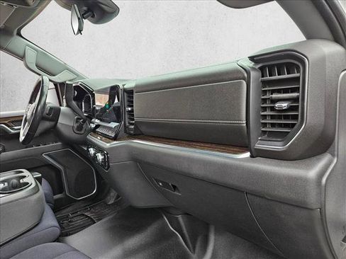 Used 2022 GMC Sierra 1500 SLE image 23