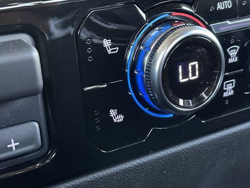 New 2025 GMC Sierra 1500 Elevation image 34