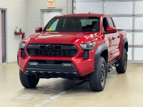 Used 2026 Toyota Tacoma TRD Off-Road AWD/4WD image 3
