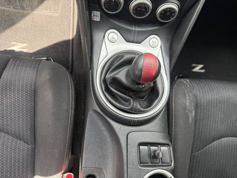 Used 2016 Nissan 370Z Coupe RWD image 22