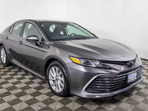 Used 2023 Toyota Camry LE FWD image 10
