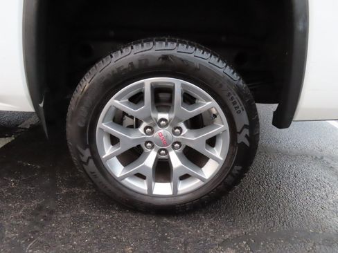 Used 2017 GMC Sierra 1500 SLT w/ Enhanced Driver Alert Package image 12