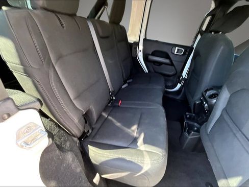 Used 2018 Jeep Wrangler Unlimited Sahara AWD/4WD image 25